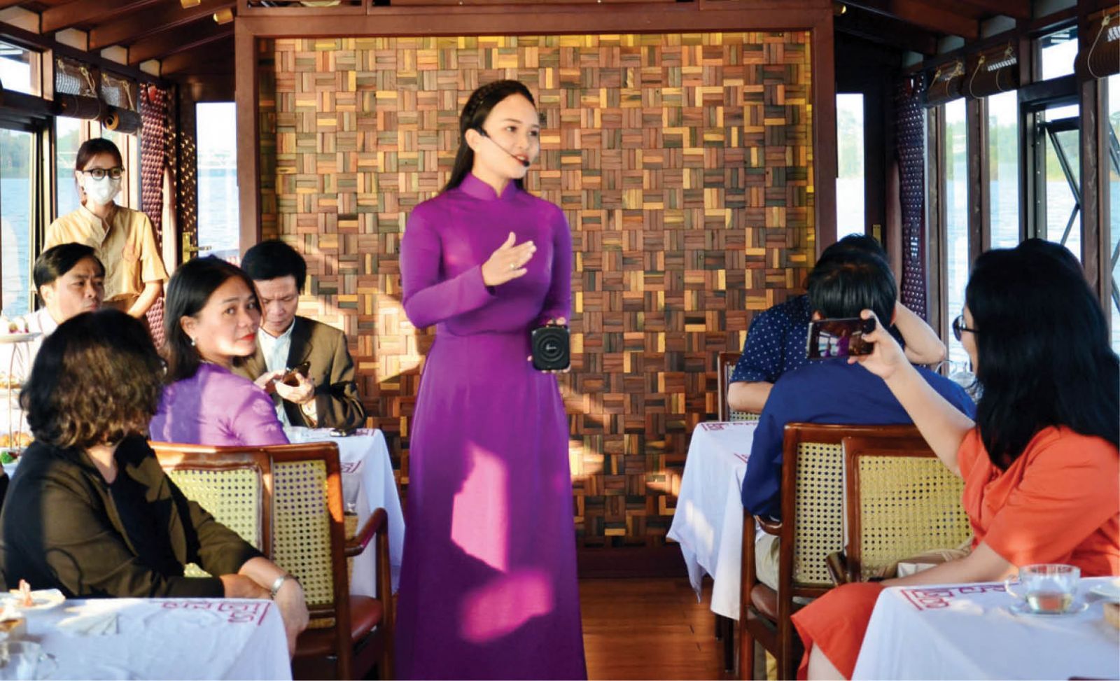 Hue tour guide rental service