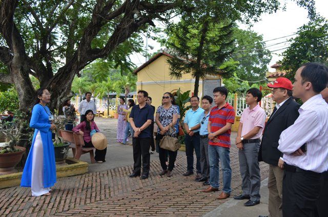 Tour guide là gì? hiểu biết về nghề hướng dẫn viên du lịch